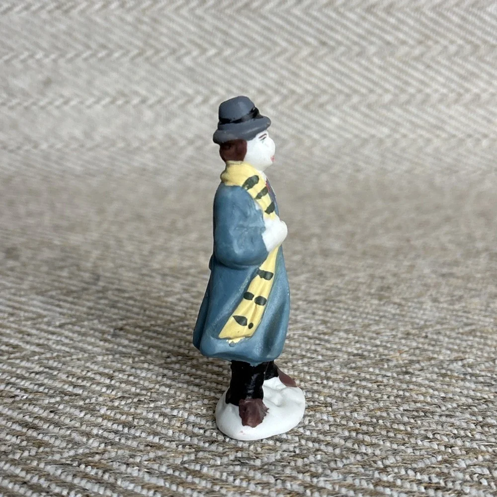 Lemax Porcelain The Accountant Dickensvale Collectible Vintage Long Coat Scarf